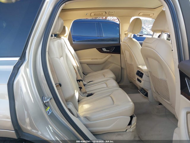 43902241 :رقم المزاد ، WA1LAAF70HD025404 vin ، 2017 Audi Q7 3.0t Premium مزاد بيع