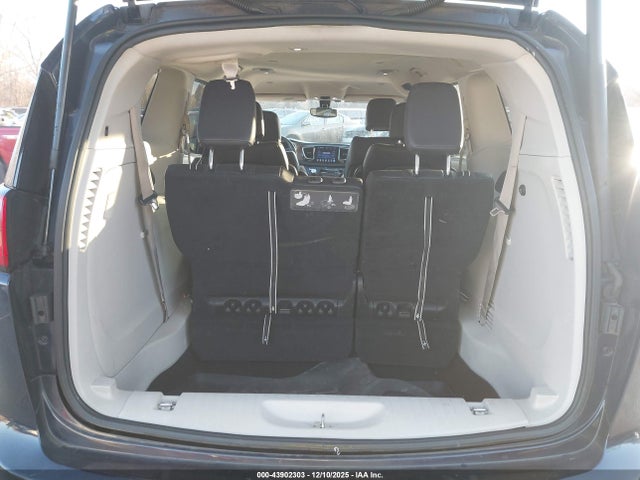 2017 Chrysler Pacifica Touring-l მანქანა იყიდება აუქციონზე, vin: 2C4RC1BG2HR576138, აუქციონის ნომერი: 43902303