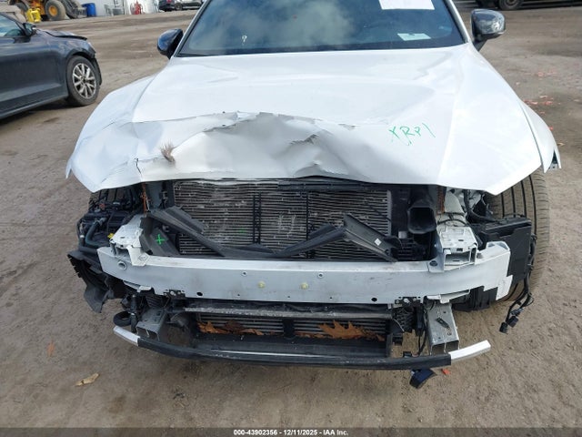 2024 VOLVO S60 RECHARGE PLUG-IN HYBRID 7JRH60FHXRG316428 Photo 5