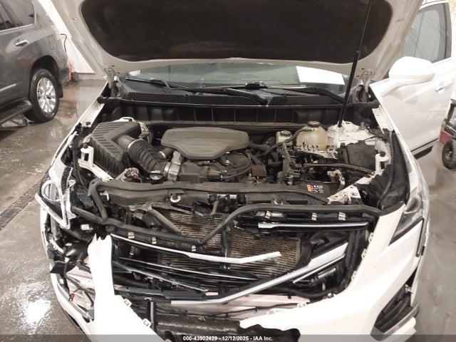 2017 CADILLAC XT5 1GYKNBRS4HZ138622 Photo 9