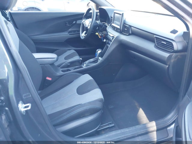 KMHTG6AF7KU017688 Hyundai Veloster 2.0