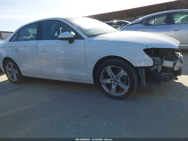 2017 AUDI A3 WAUAUGFF7H1056033 Photo 0