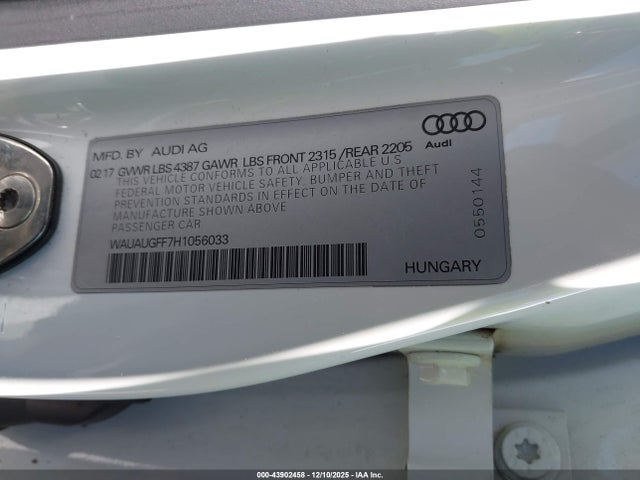 2017 AUDI A3 WAUAUGFF7H1056033 Photo 8