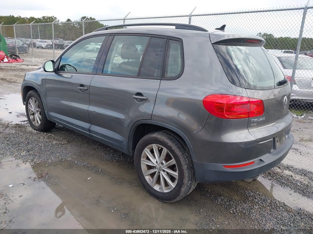 2018 VOLKSWAGEN TIGUAN LIMITED WVGAV7AX2JK002022 Photo 2