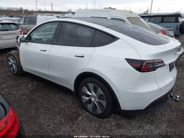 2022 TESLA MODEL Y 7SAYGDEE1NF358519 Photo 2