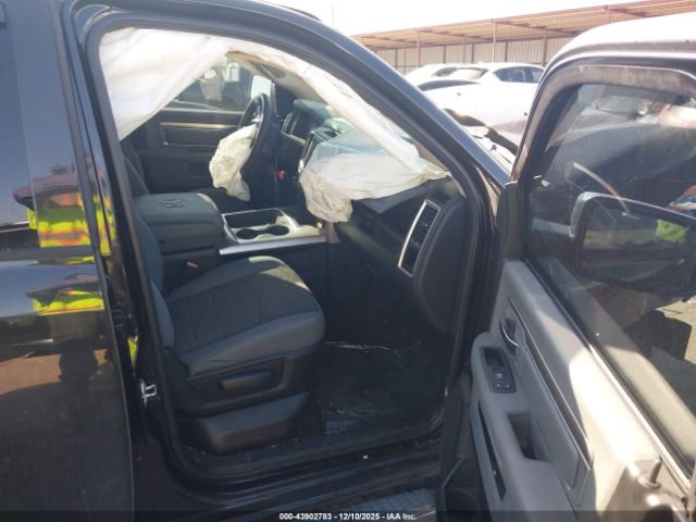 2017 RAM 1500 1C6RR6GG0HS678922 Photo 4