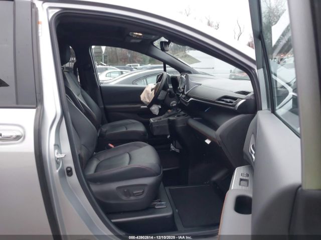 2024 TOYOTA SIENNA 5TDDRKEC1RS188513 Photo 4