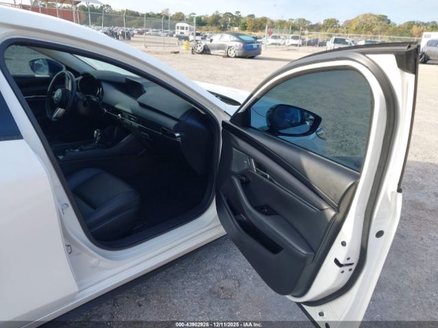 2022 MAZDA MAZDA3 3MZBPBAY8NM304716 Photo 4