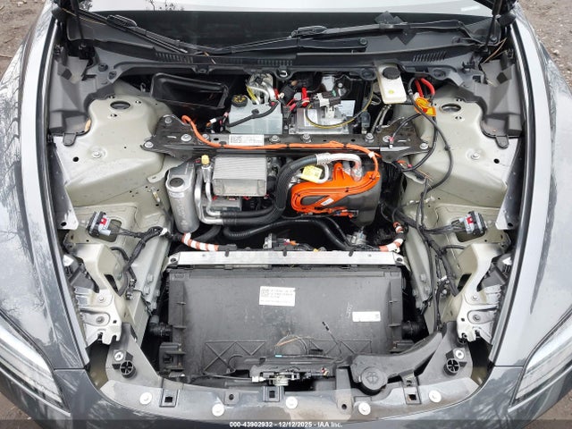 2025 TESLA MODEL 3 5YJ3E1EA9SF026381 Photo 9