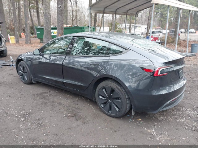 2025 TESLA MODEL 3 5YJ3E1EA9SF026381 Photo 2