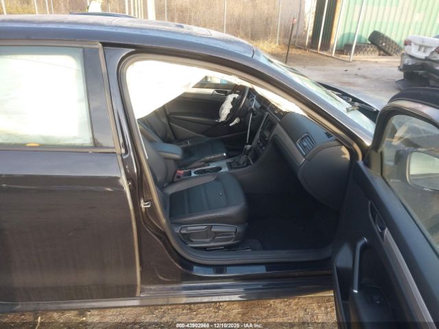 2019 VOLKSWAGEN PASSAT 1VWLA7A31KC003757 Photo 4