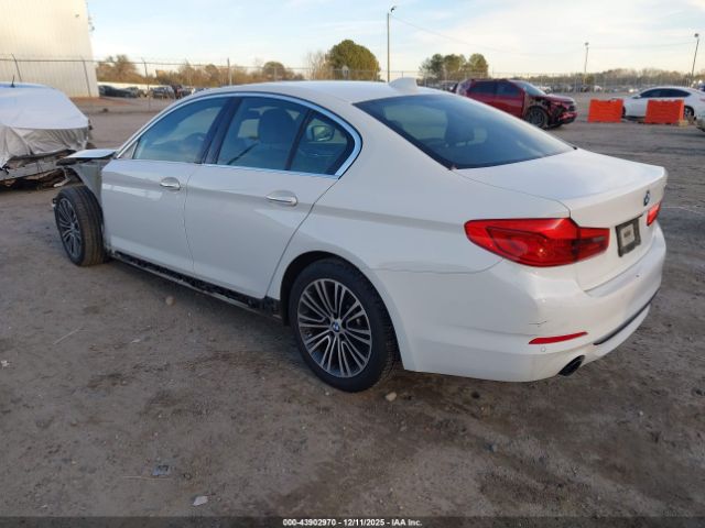 2018 BMW 530I WBAJA5C59JWA38251 Photo 2