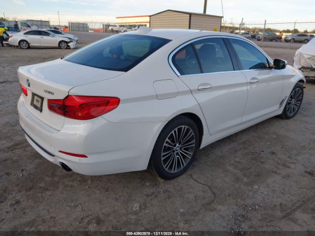 2018 BMW 530I WBAJA5C59JWA38251 Photo 3