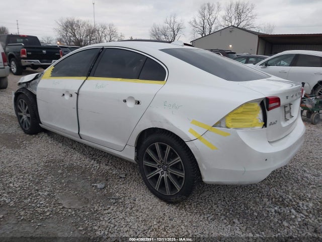 2017 VOLVO S60 INSCRIPTION LYV402HK8HB140475 Photo 2