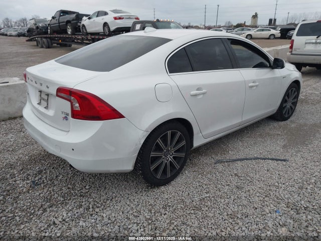 2017 VOLVO S60 INSCRIPTION LYV402HK8HB140475 Photo 3