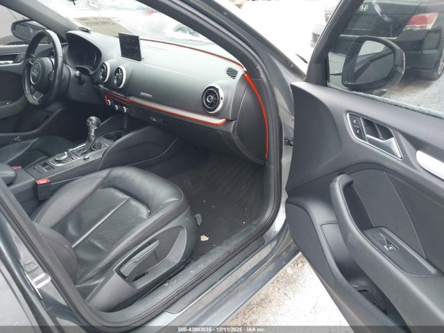 2016 AUDI A3 WAUB8GFF3G1082619 Photo 4