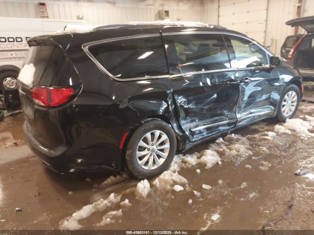 2019 CHRYSLER PACIFICA 2C4RC1BG7KR554563 Photo 3