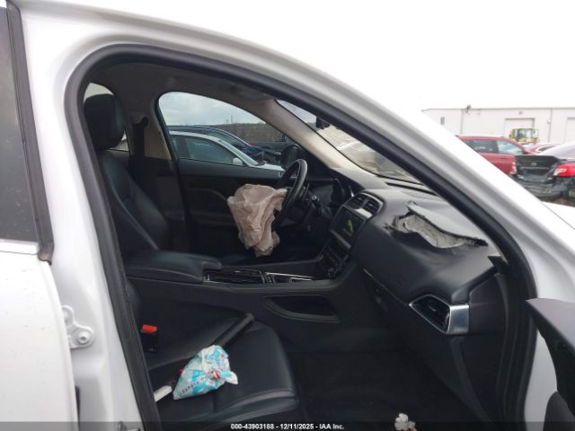 2019 JAGUAR F-PACE SADCJ2FX1KA399562 Photo 4