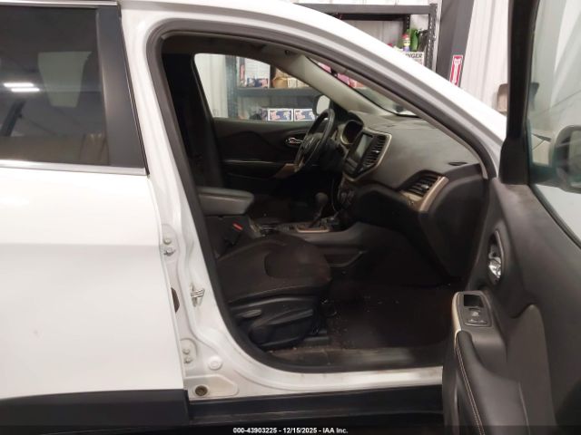 2017 JEEP CHEROKEE 1C4PJMCB2HW614508 Photo 4