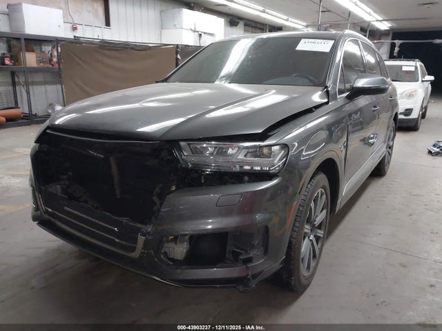 2019 AUDI Q7 WA1LAAF72KD028327 Photo 1