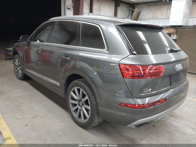 2019 AUDI Q7 WA1LAAF72KD028327 Photo 2