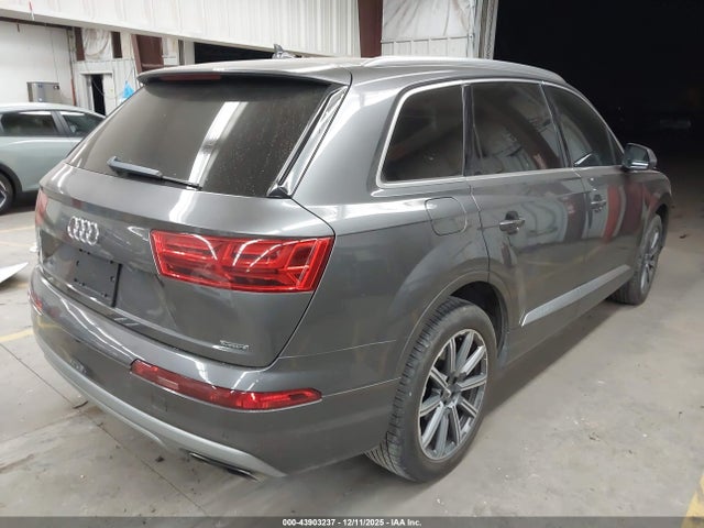 2019 AUDI Q7 WA1LAAF72KD028327 Photo 3