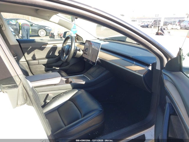 2022 TESLA MODEL 3 5YJ3E1EA9NF102671 Photo 4
