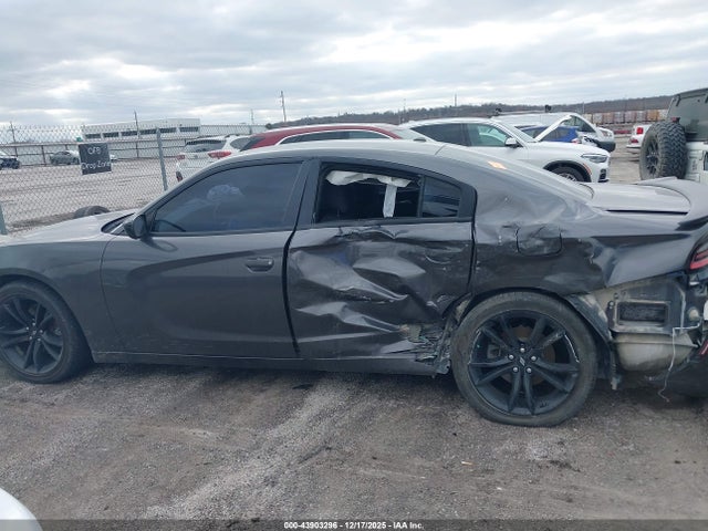 2C3CDXBG6JH210009 Dodge Charger Sxt Rwd
