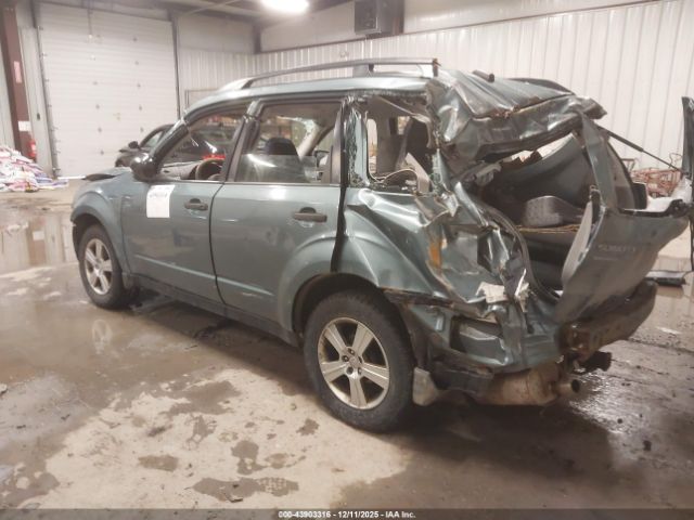 2013 SUBARU FORESTER JF2SHABC8DG446393 Photo 2