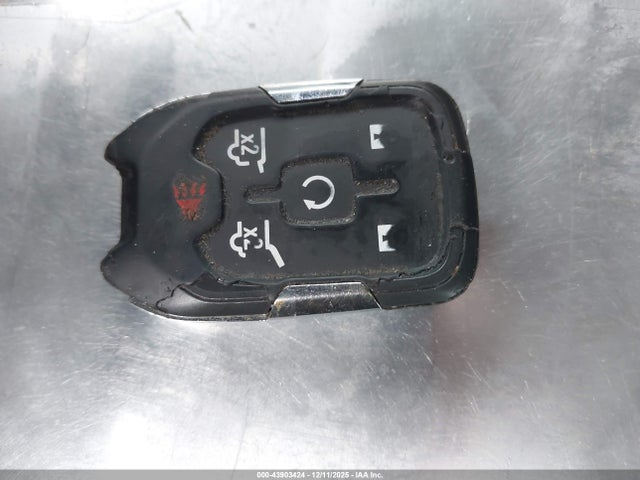 2018 GMC YUKON XL 1GKS1HKJ3JR197676 Photo 10