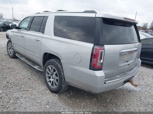 2018 GMC YUKON XL 1GKS1HKJ3JR197676 Photo 2