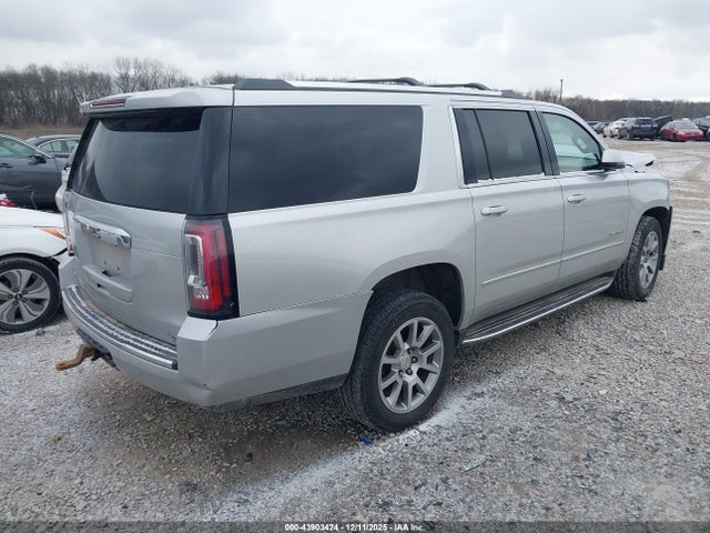 2018 GMC YUKON XL 1GKS1HKJ3JR197676 Photo 3