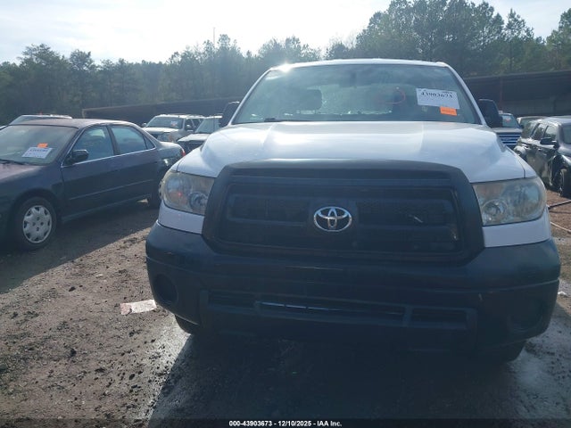 Продажа на аукционе авто 2012 Toyota Tundra Grade 4.6l V8, vin: 5TFRM5F15CX044693, номер лота: 43903673