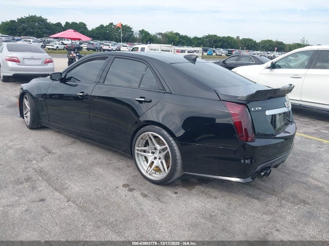 2017 CADILLAC CTS-V 1G6A15S60H0128320 Photo 2