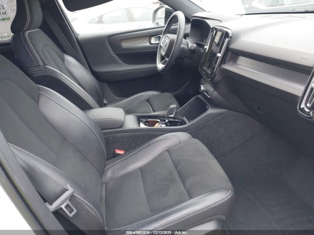 2021 VOLVO XC40 RECHARGE PURE ELECTRIC YV4ED3UR1M2564154 Photo 4