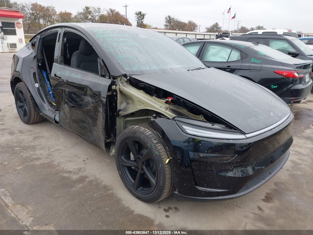 2026 TESLA MODEL Y 7SAYGDED5TA438620 Photo 0