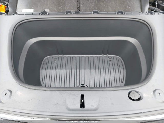 2026 TESLA MODEL Y 7SAYGDED5TA438620 Photo 9