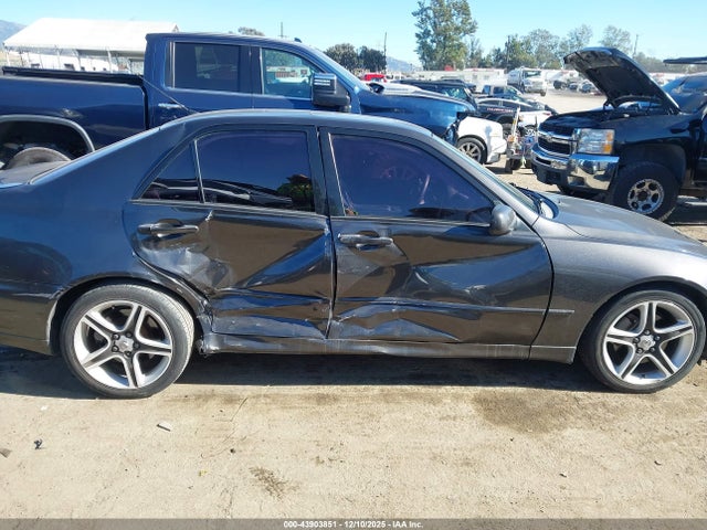 43903851 :رقم المزاد ، JTHBD192130073615 vin ، 2003 Lexus Is 300 مزاد بيع