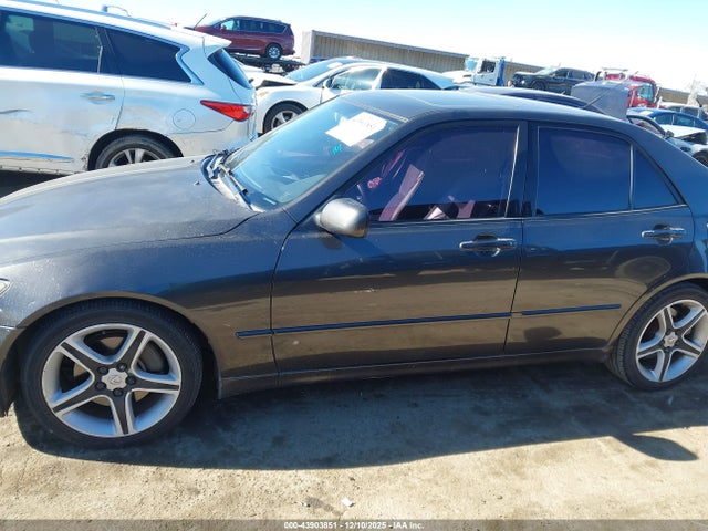 43903851 :رقم المزاد ، JTHBD192130073615 vin ، 2003 Lexus Is 300 مزاد بيع