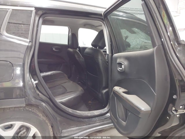 3C4NJDCB9JT341005 Jeep Compass Limited 4x4