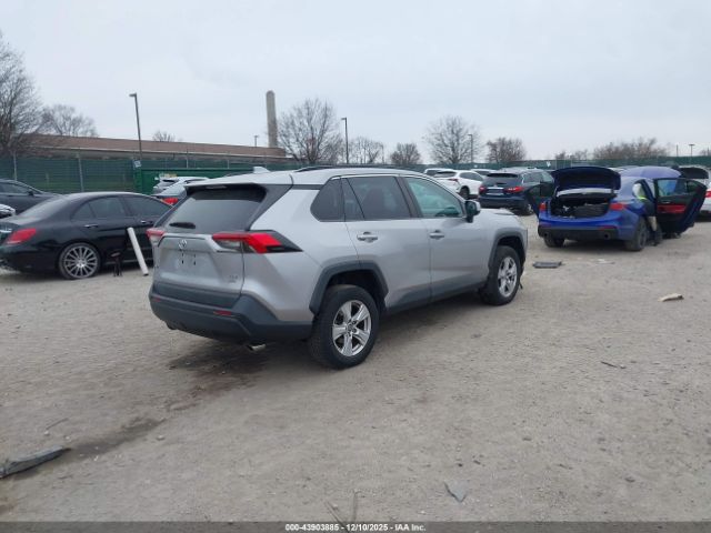 2019 TOYOTA RAV4 2T3P1RFV6KC023172 Photo 3
