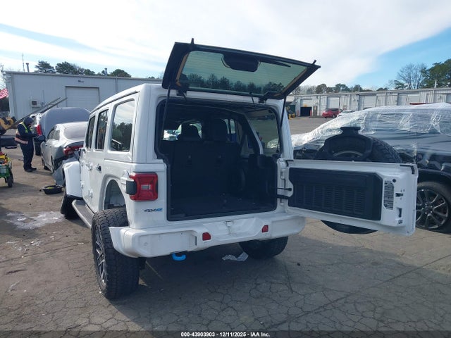 43903903 :رقم المزاد ، 1C4RJXU66RW220572 vin ، 2024 Jeep Wrangler 4xe Summit 4xe مزاد بيع