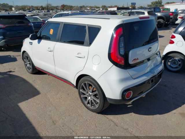 2018 KIA SOUL KNDJX3AA8J7900579 Photo 2