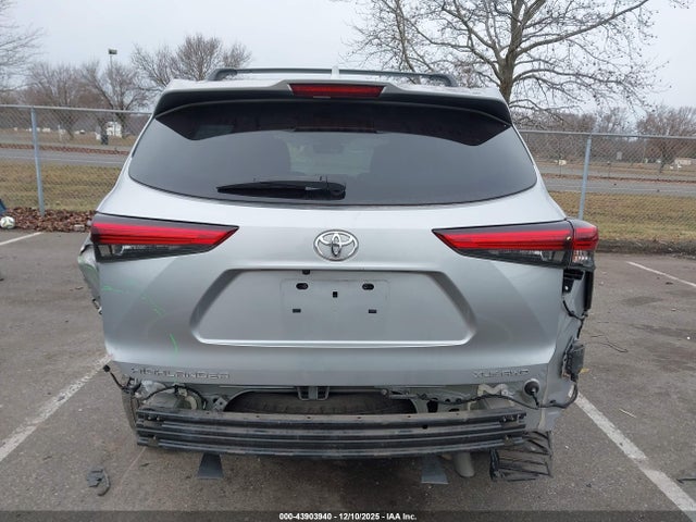 2021 Toyota Highlander Xle მანქანა იყიდება აუქციონზე, vin: 5TDGZRBH9MS077285, აუქციონის ნომერი: 43903940