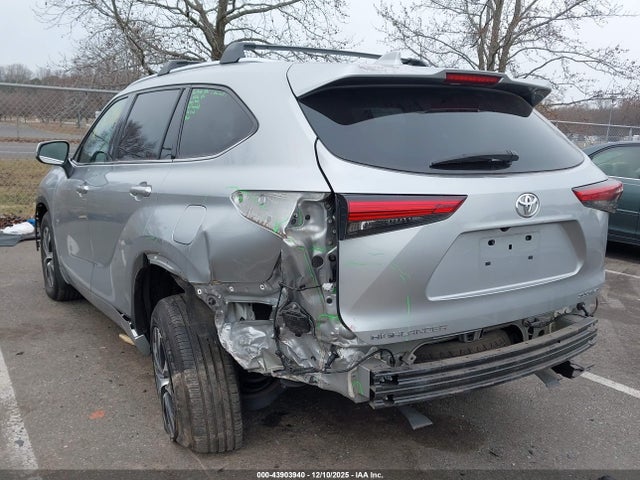 2021 Toyota Highlander Xle მანქანა იყიდება აუქციონზე, vin: 5TDGZRBH9MS077285, აუქციონის ნომერი: 43903940