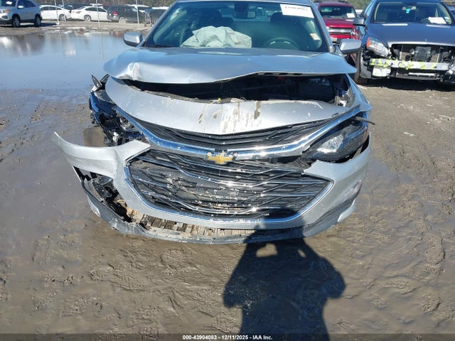 1G1ZD5ST3NF119190 Chevrolet Malibu Fwd Lt