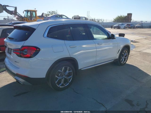 2022 BMW X3 5UX53DP09N9K62661 Photo 3