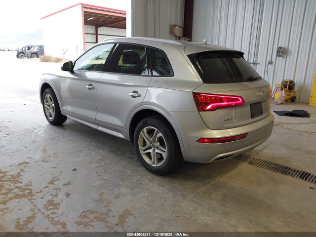2018 AUDI Q5 WA1ANAFY9J2049979 Photo 2