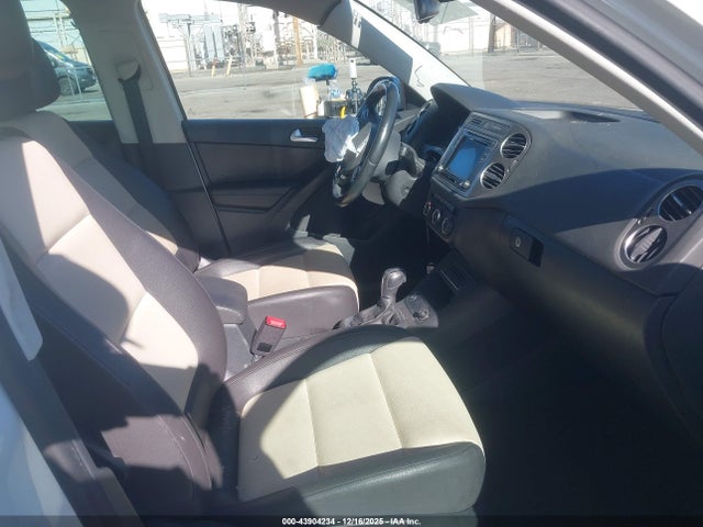 WVGRV7AX5HW507512 Volkswagen Tiguan 2.0t Wolfsburg Edition