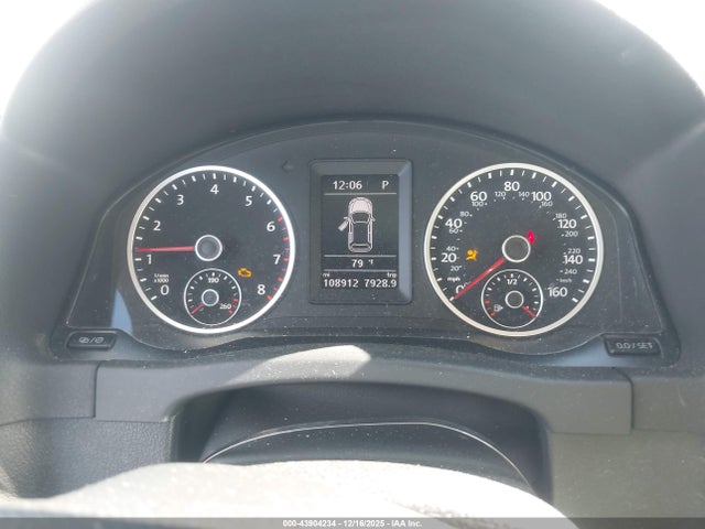 WVGRV7AX5HW507512 Volkswagen Tiguan 2.0t Wolfsburg Edition